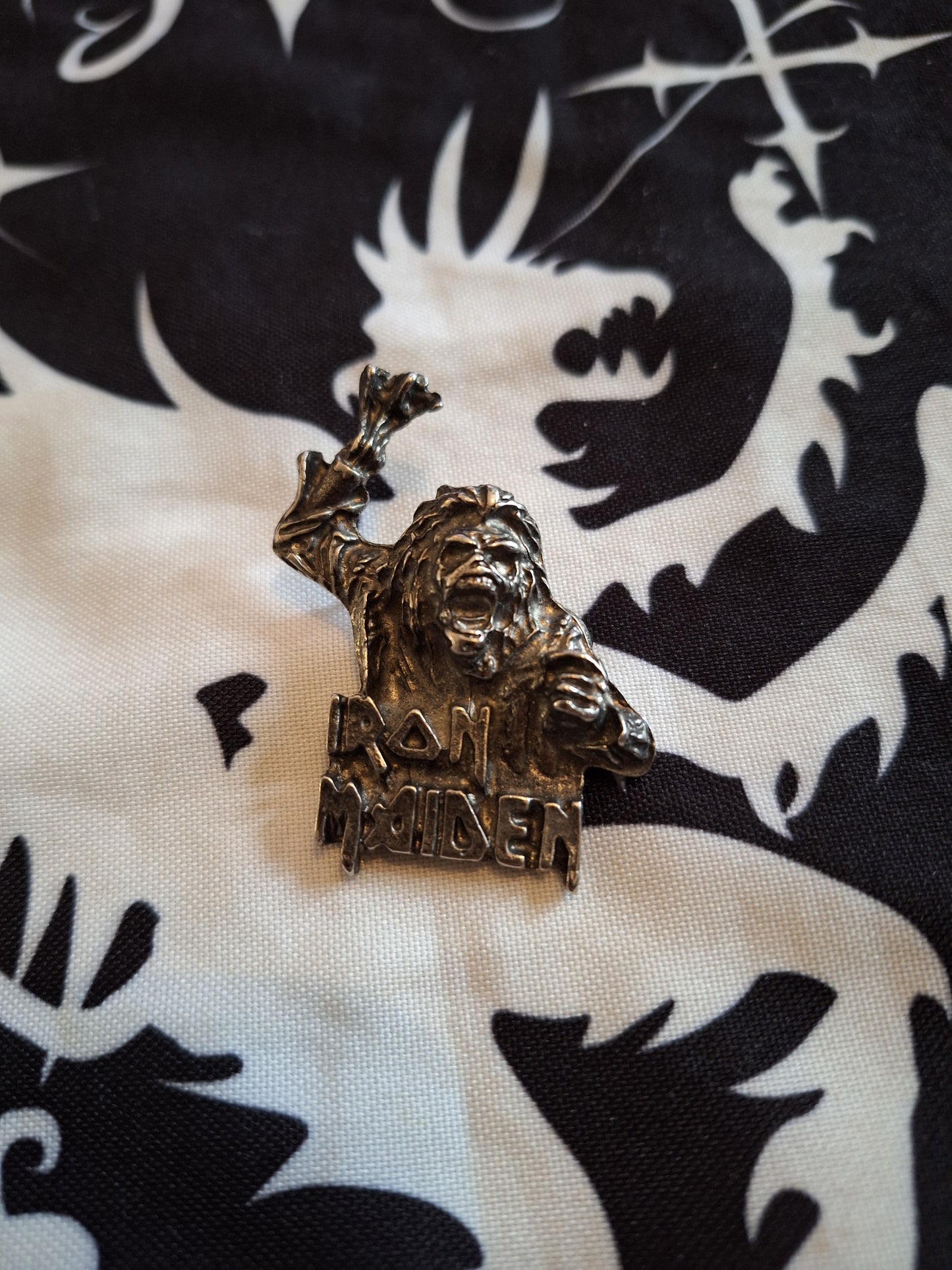 Metallica Hooks in you pin