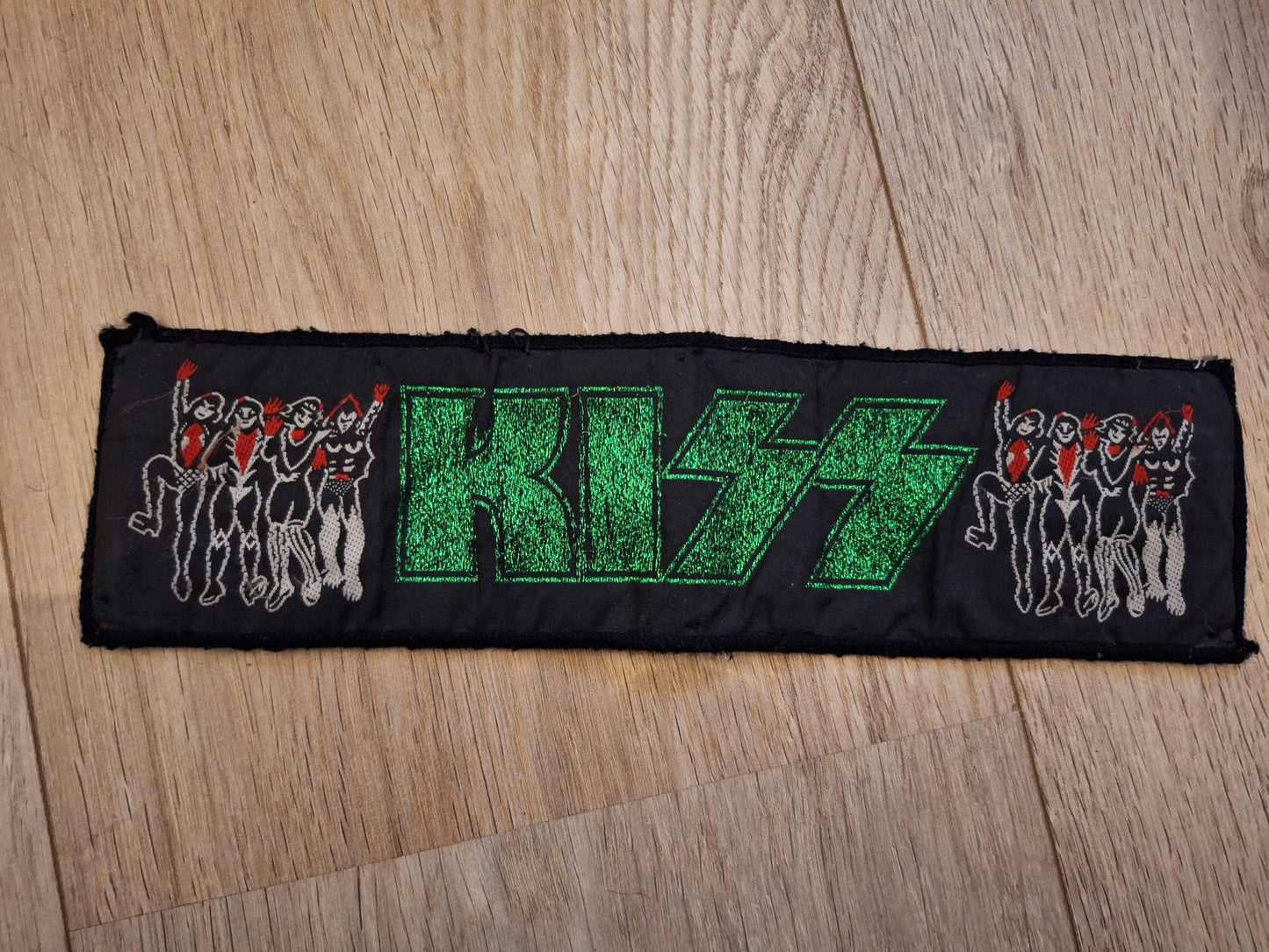 Kiss strip